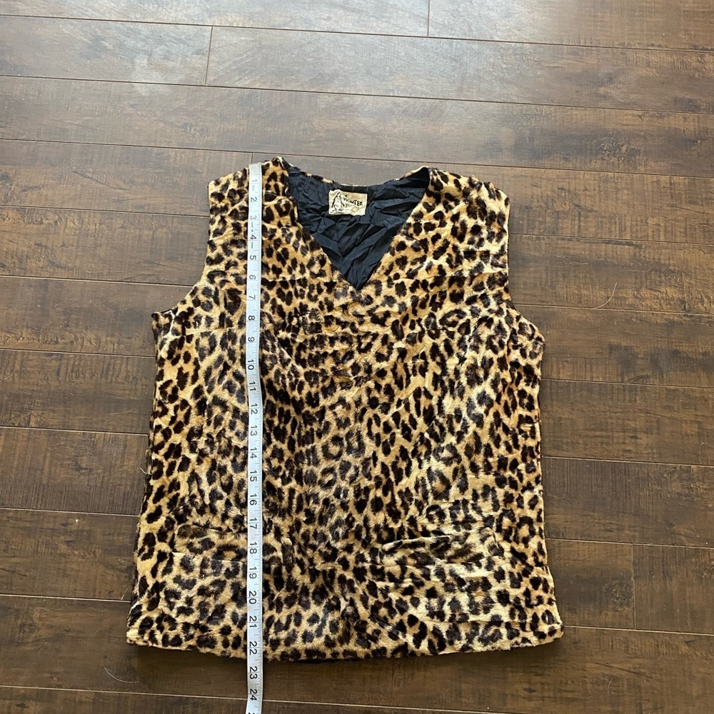 Cheetah print sleeveless top - Picture 8 of 13